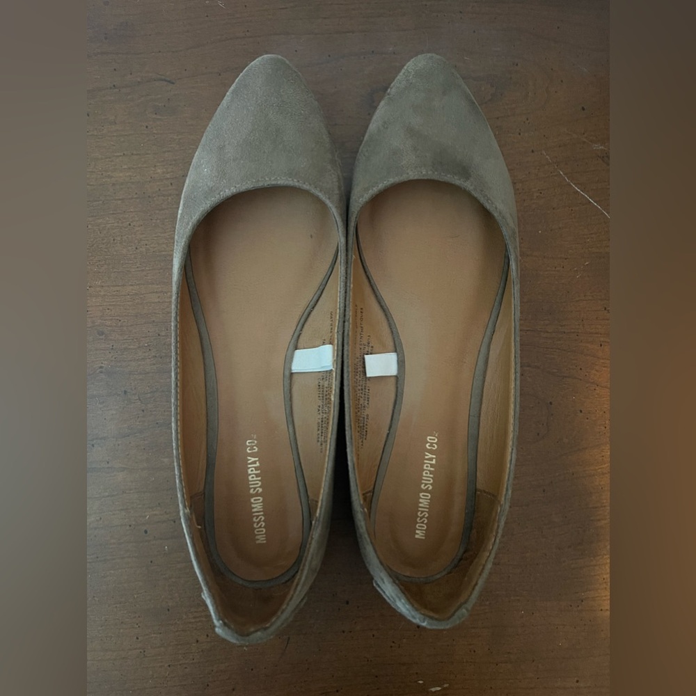 Taupe Ballet flats. Size 8